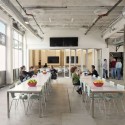 Atlassian Offices / Studio Sarah Willmer Atlassian Offices / Studio Sarah Willmer © Jasper Sanidad