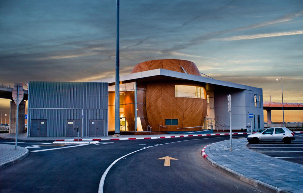 Tel Aviv Fastlane Control and Coordination Center / Amir Mann-Ami Shinar Architects