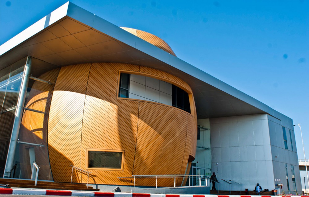 Tel Aviv Fastlane Control and Coordination Center / Amir Mann-Ami Shinar Architects
