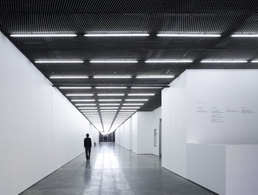 White Cube Bermondsey / Casper Mueller Kneer Architects