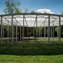 Oval shade in Gorky Park / Bureau Alexander Brodsky Oval shade in Gorky Park / Bureau Alexander Brodsky © Yuri Palmin