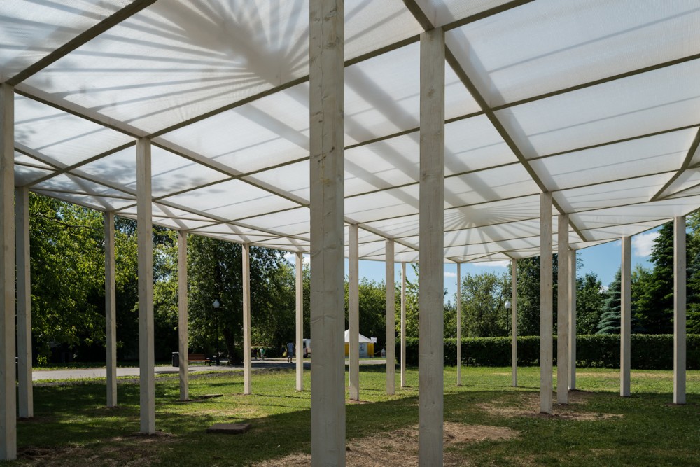 Oval shade in Gorky Park / Bureau Alexander Brodsky