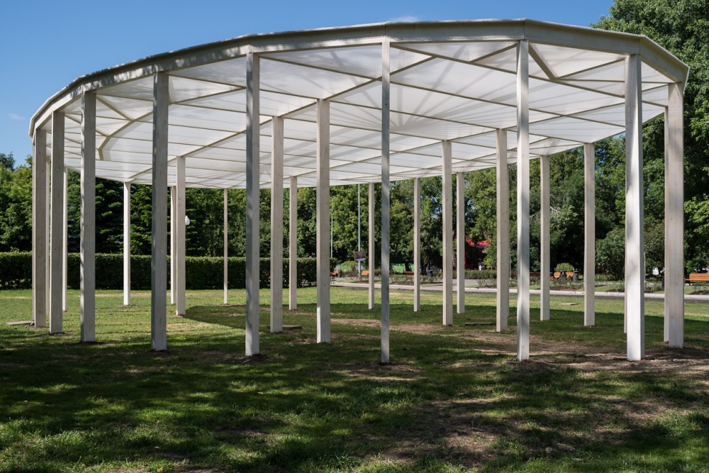 Oval shade in Gorky Park / Bureau Alexander Brodsky