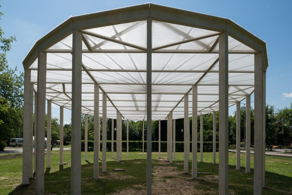 Oval shade in Gorky Park / Bureau Alexander Brodsky