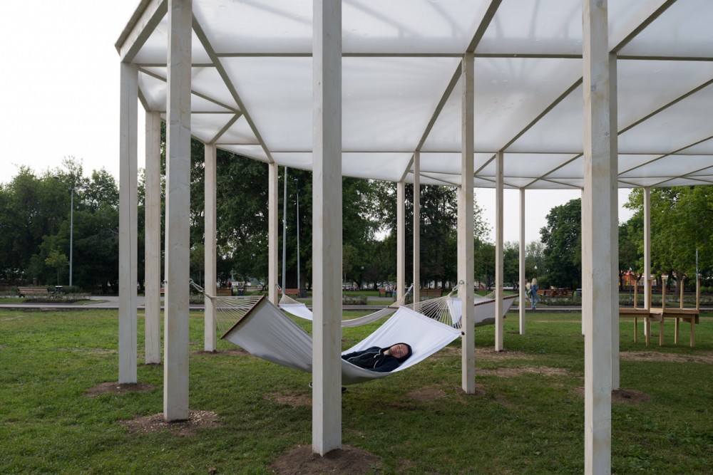 Oval shade in Gorky Park / Bureau Alexander Brodsky