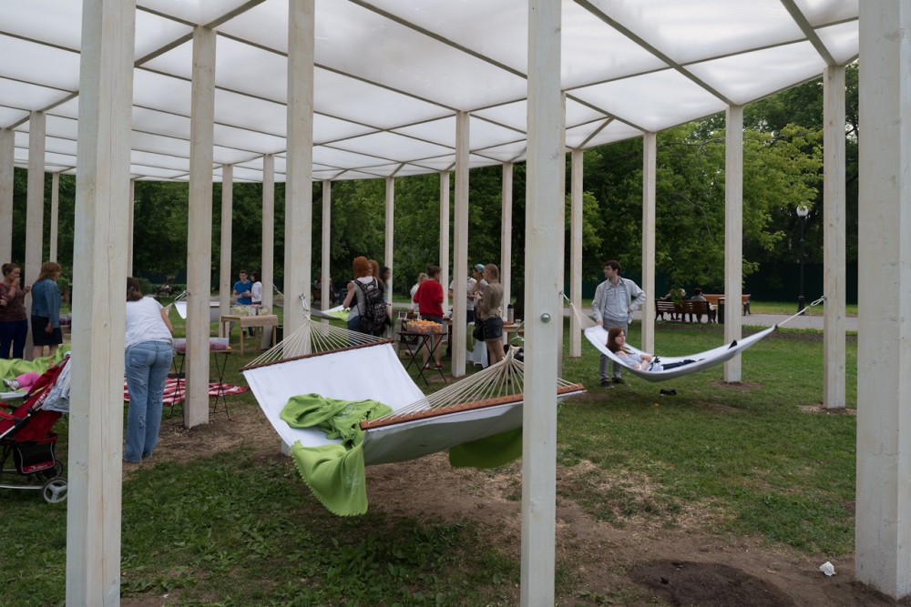 Oval shade in Gorky Park / Bureau Alexander Brodsky