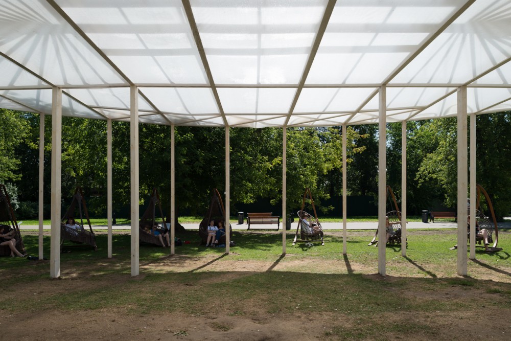 Oval shade in Gorky Park / Bureau Alexander Brodsky