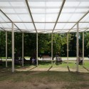 Oval shade in Gorky Park / Bureau Alexander Brodsky Oval shade in Gorky Park / Bureau Alexander Brodsky © Yuri Palmin