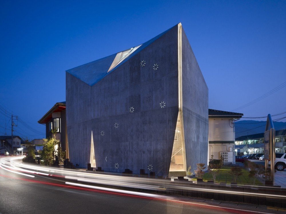 Mecenat Art Museum / naf architect & design