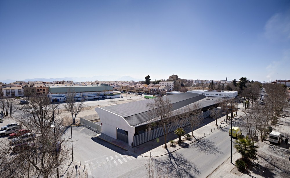 Bus Station / DTR Studio