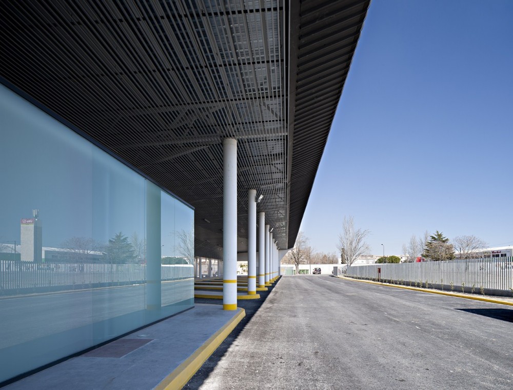 Bus Station / DTR Studio