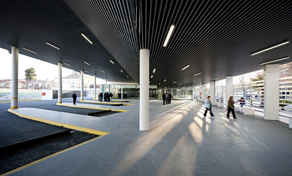 Bus Station / DTR Studio