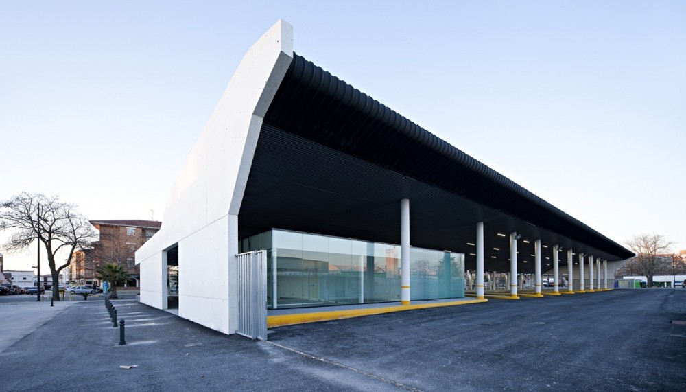 Bus Station / DTR Studio
