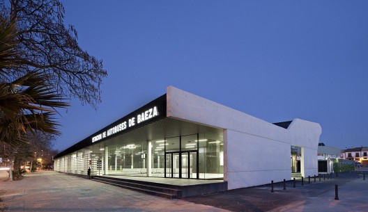 Bus Station / DTR Studio