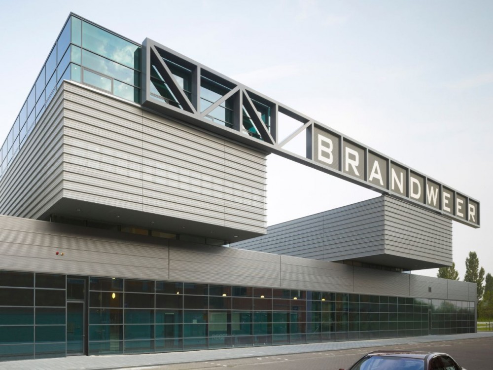 Fire Station Dordrecht / René van Zuuk Architekten