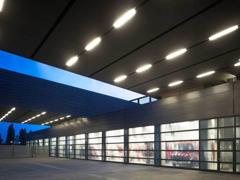 Fire Station Dordrecht / René van Zuuk Architekten