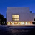 Reina Victoria Theatre-Cinema / Enrique Abascal García Reina Victoria Theatre-Cinema / Enrique Abascal García Courtesy of Clemente Delgado