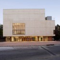 Reina Victoria Theatre-Cinema / Enrique Abascal García Reina Victoria Theatre-Cinema / Enrique Abascal García Courtesy of Clemente Delgado
