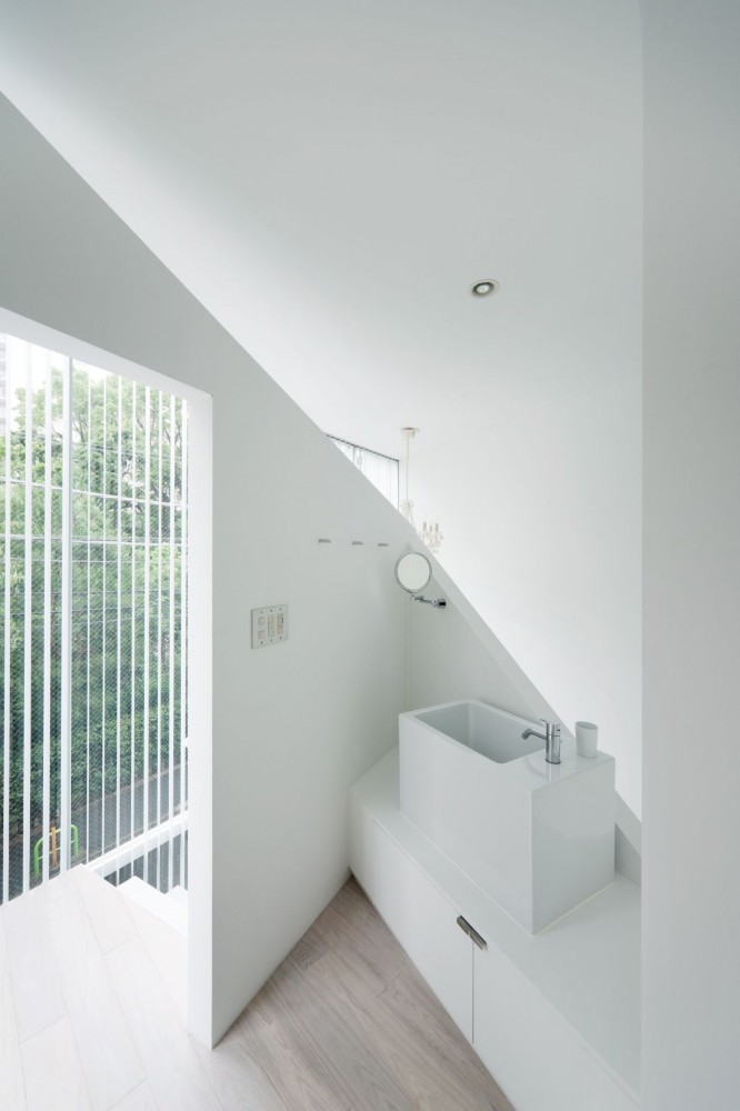 Life in spiral / Hideaki Takayanagi