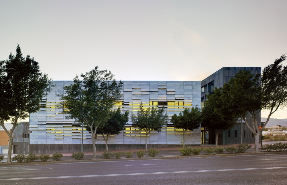 North Mediterranean Health Center / Ferrer Arquitectos