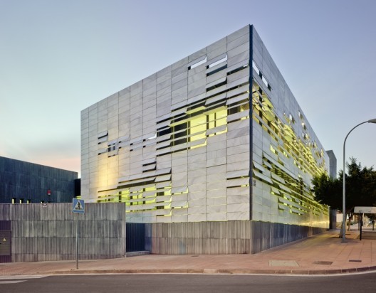 North Mediterranean Health Center / Ferrer Arquitectos