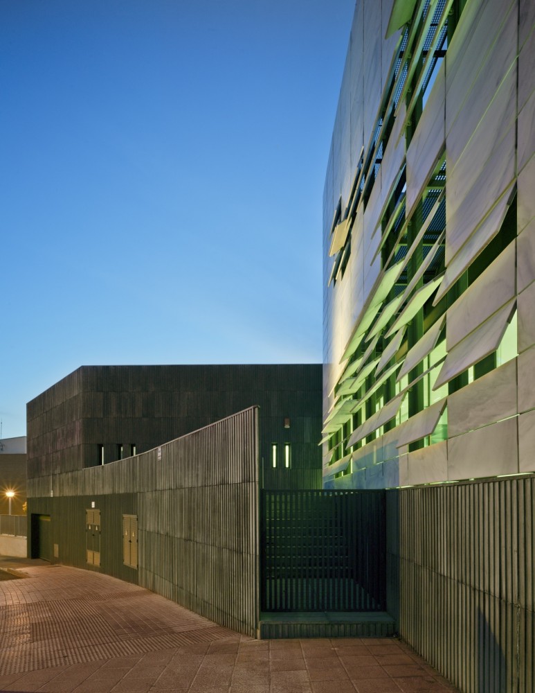 North Mediterranean Health Center / Ferrer Arquitectos