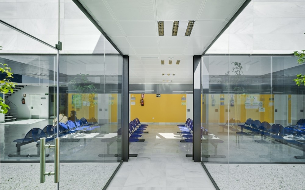 North Mediterranean Health Center / Ferrer Arquitectos