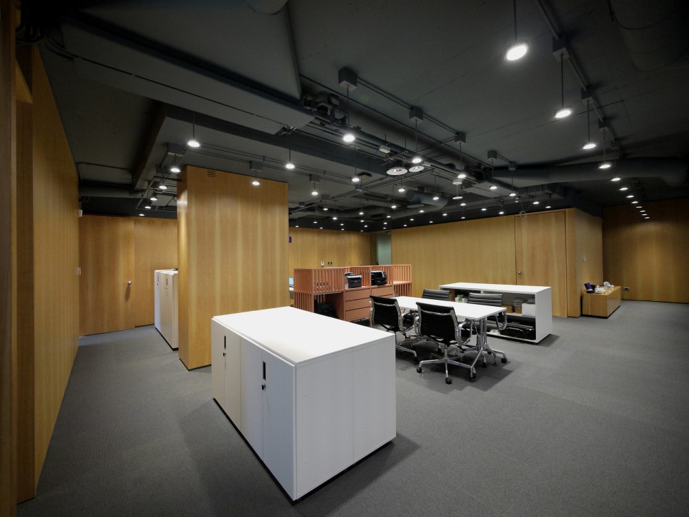 Led-LS Offices / Amunátegui Valdés Architects