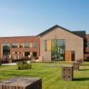 Triangle Brick Headquarters / Pearce Brinkley Cease + Lee Triangle Brick Headquarters / Pearce Brinkley Cease + Lee © Jonathan Hillyer