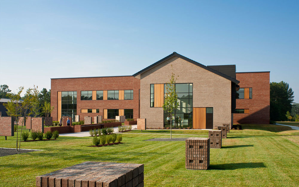 Triangle Brick Headquarters / Pearce Brinkley Cease + Lee