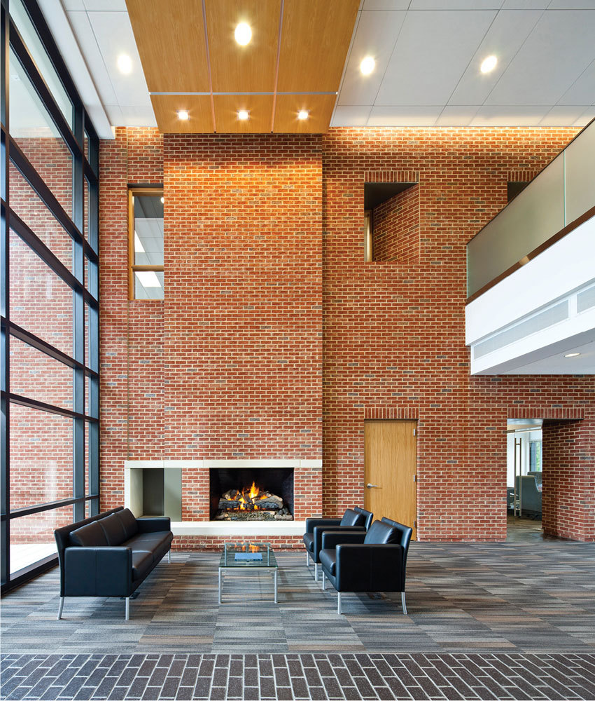 Triangle Brick Headquarters / Pearce Brinkley Cease + Lee