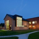 Triangle Brick Headquarters / Pearce Brinkley Cease + Lee Triangle Brick Headquarters / Pearce Brinkley Cease + Lee © Jonathan Hillyer