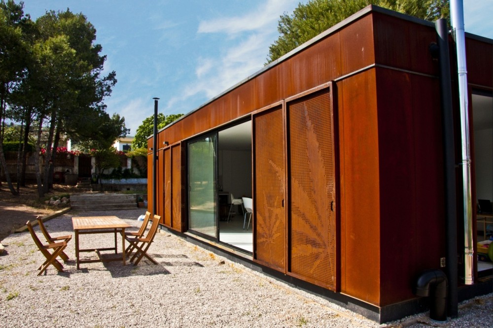Infiniski Menta House / James & Mau