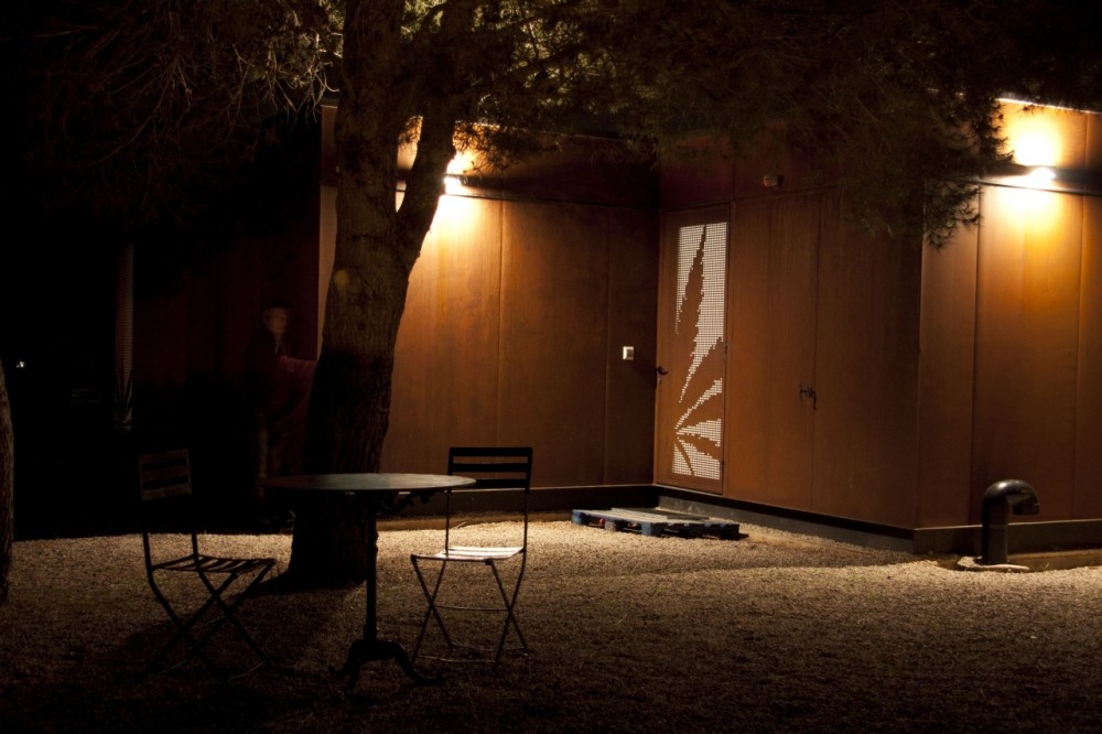 Infiniski Menta House / James & Mau