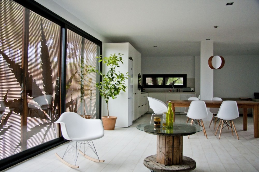 Infiniski Menta House / James & Mau
