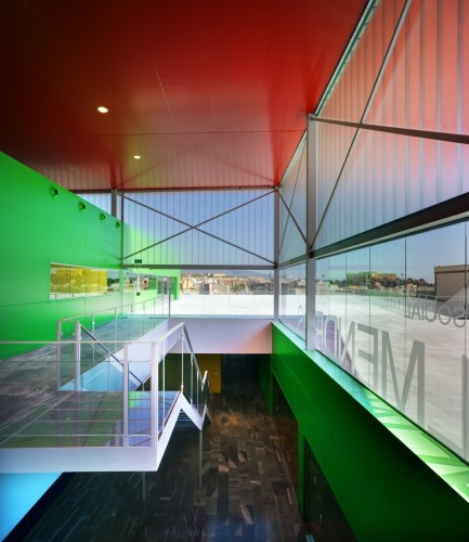 “Los Almendros” Social Center / Ferrer Arquitectos
