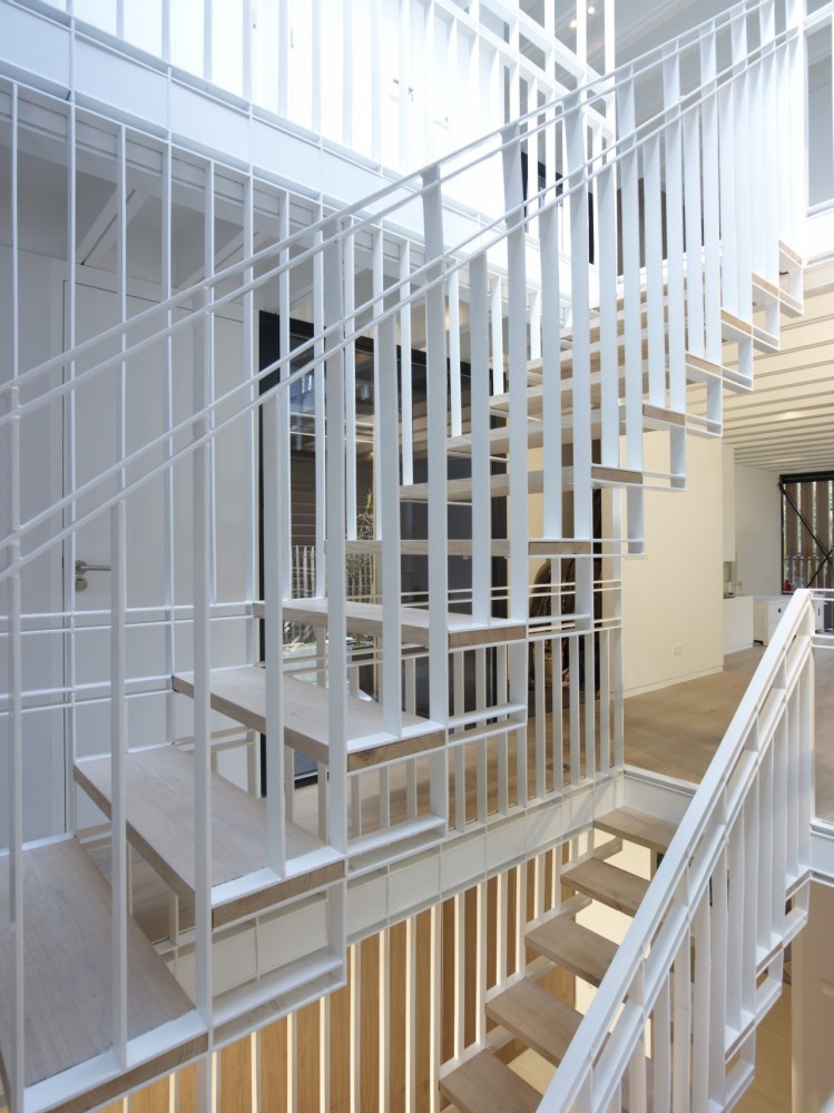 Water Villa / Framework Architects + Studio Prototype