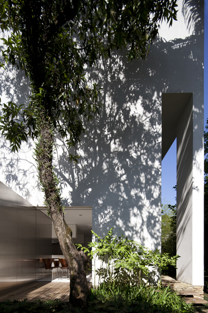 Terra Nova House / Isay Weinfeld