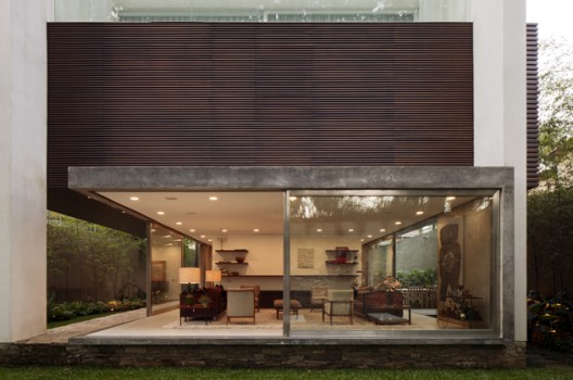 Terra Nova House / Isay Weinfeld
