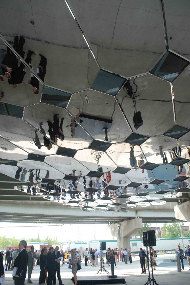Public Art Sculpture Mirage / Paul Raff Studio