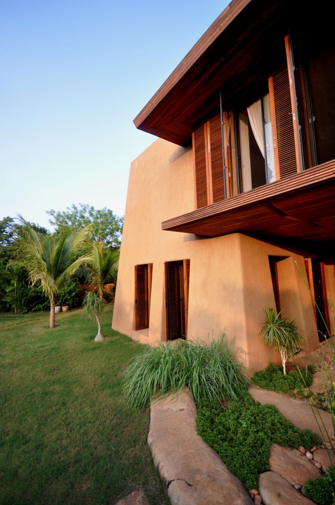 Retreat in the South-Indian Countryside / Mancini