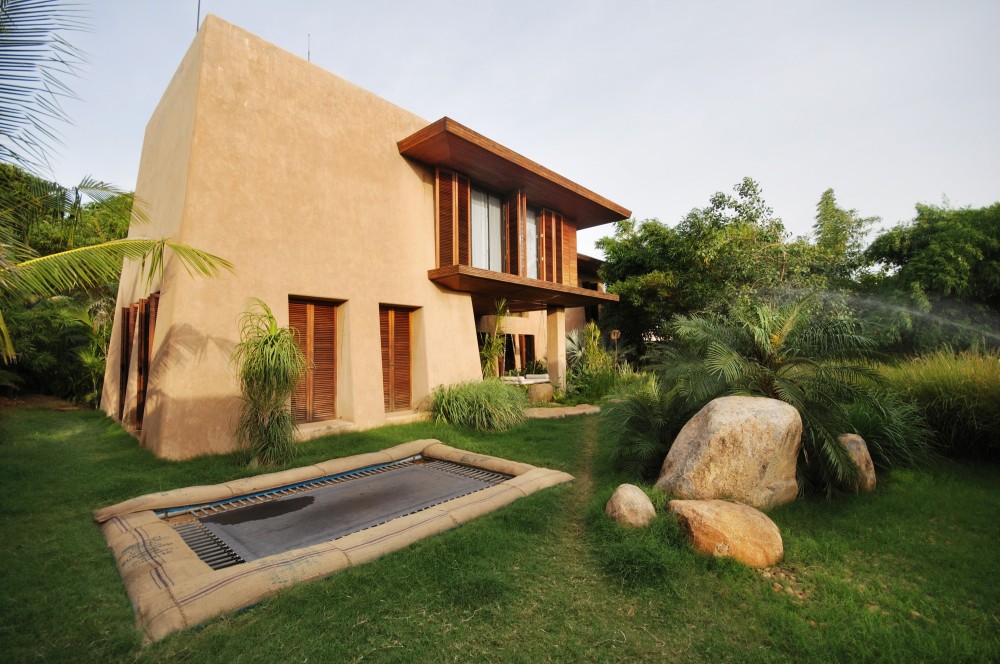 Retreat in the South-Indian Countryside / Mancini