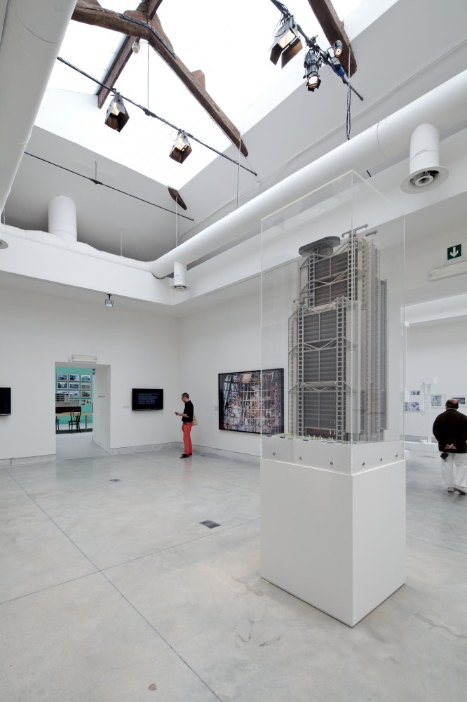 Venice Biennale 2012: Hong Kong and Shanghai Bank HQ / Foster & Partners