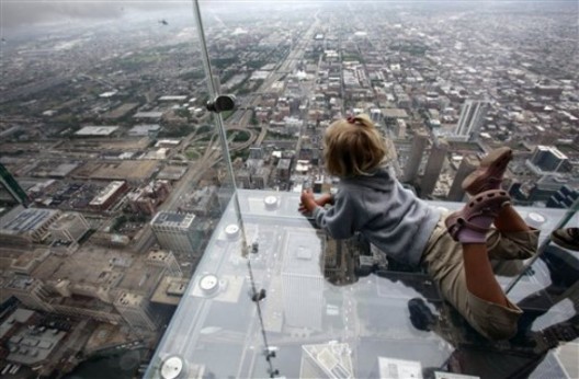 Sears_Tower_glass balcony, Jared Newman, DesignCrave.com