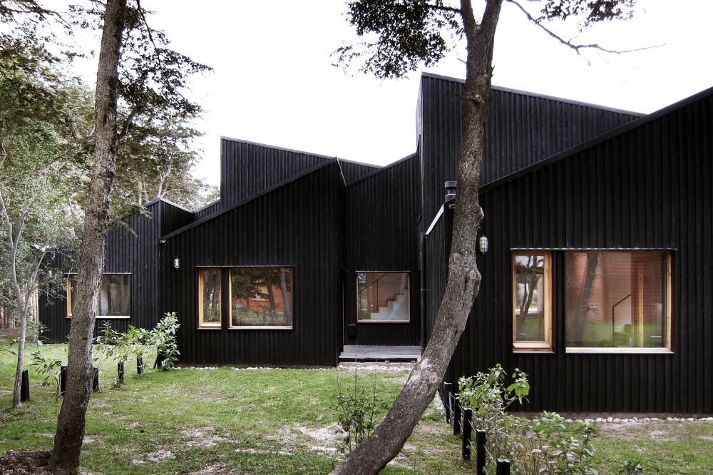 CLF Houses / Estudio BaBO