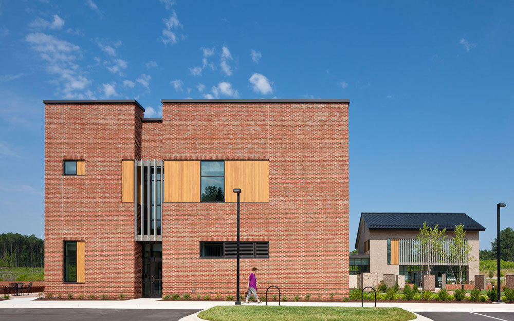 Triangle Brick Headquarters / Pearce Brinkley Cease + Lee