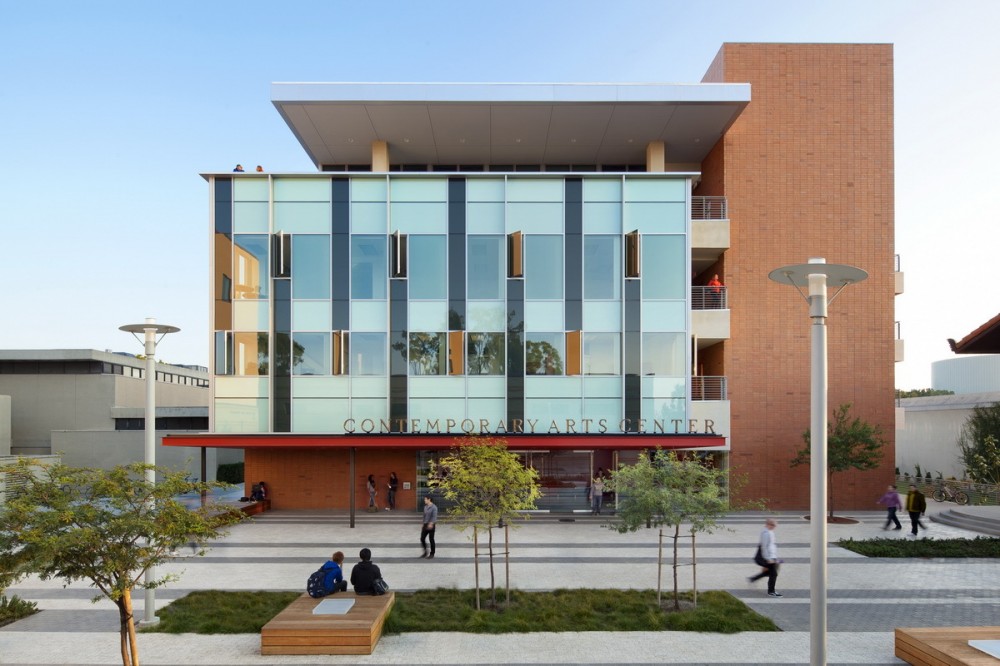 University of California Irvine Contemporary Arts Center / Ehrlich Architects