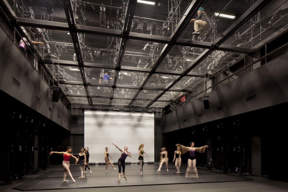 University of California Irvine Contemporary Arts Center / Ehrlich Architects