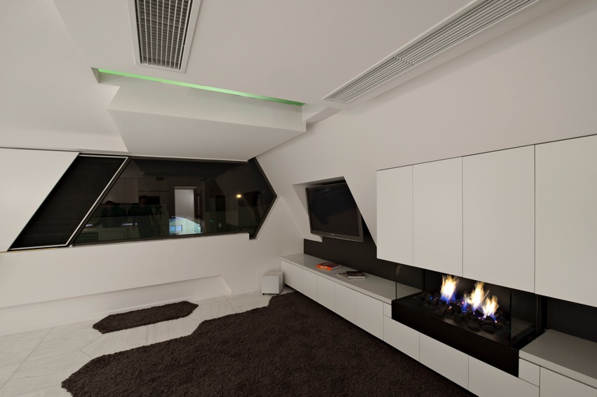 The Hive Apartment / ITN Architects
