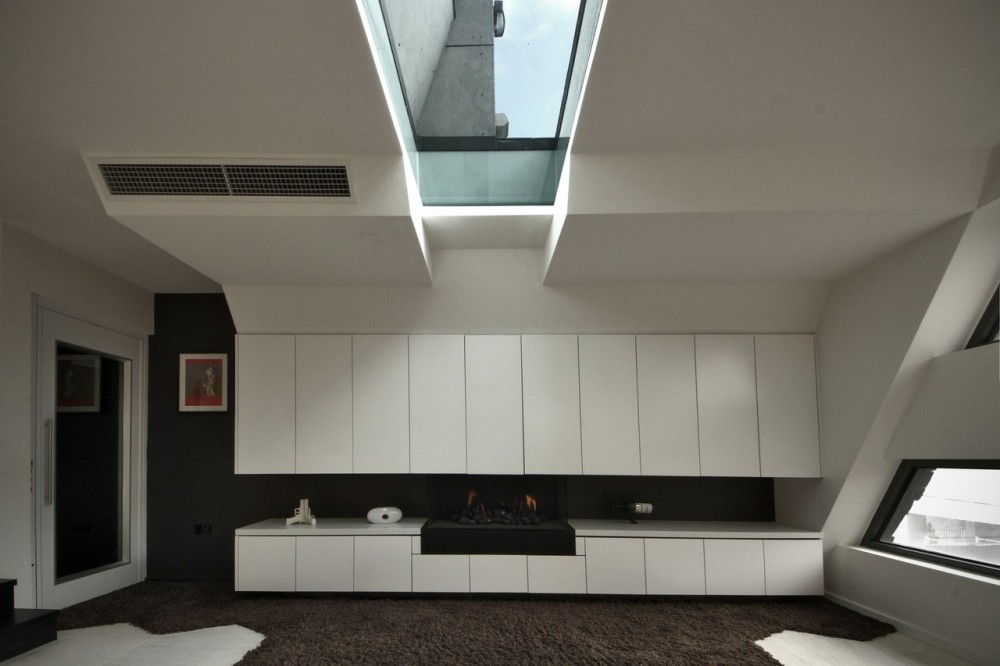 The Hive Apartment / ITN Architects